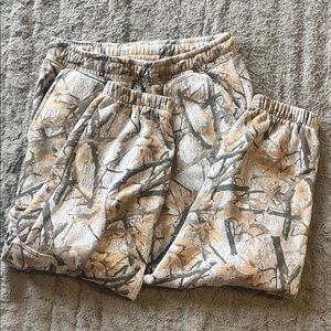 3/$30 ✨ Boys Camouflage Print Joggers | XL (14)